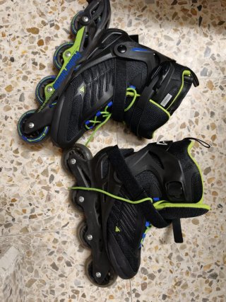 Patines en línea Rollerblade negros y verdes