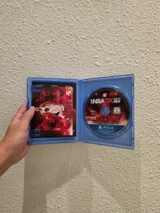 Lote 2 Juegos Baloncesto PS4: NBA 2K16 y 2K18