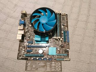 ASUS M4A88TD-M EVO + PHENOM II X4 850 + 8GB DDR3