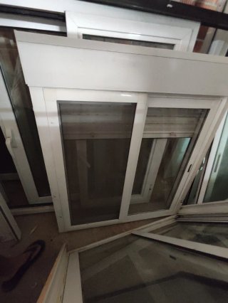 Ventana 100x115 con persiana