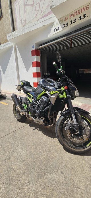 Kawasaki Z900 A2 Naked Negra y Verde