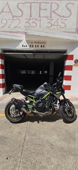 Kawasaki Z900 A2 Naked Negra y Verde