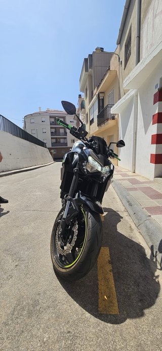 Kawasaki Z900 A2 Naked Negra y Verde