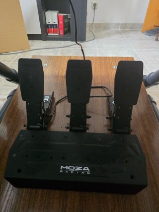Cockpit completo: Moza R3 con Meta Quest 3