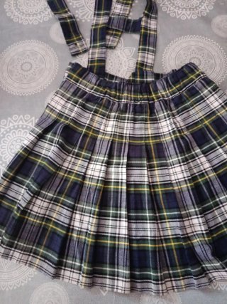 Falda de cuadros con tirantes Talla 4