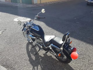 Suzuki Intruder 250CL Negra