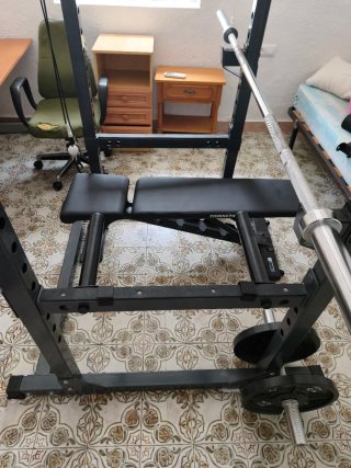 RACK DE GIMNASIO COMPLETO Y ACCESORIOS