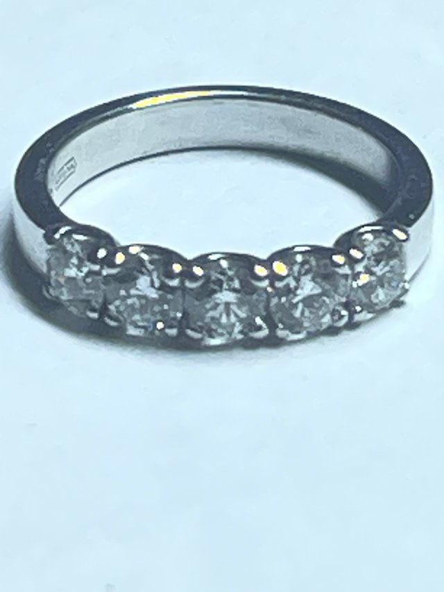 Anillo Cinquillo de Brillantes y Oro Blanco