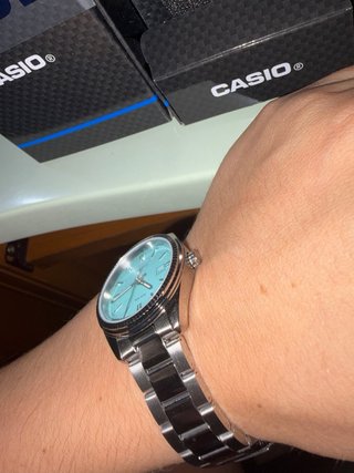 Reloj Casio Mujer Plata y Turquesa