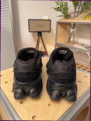 New Balance 37 Negras/Grises Originales