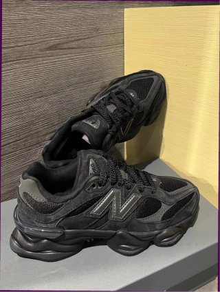 New Balance 9060 Negro Talla 44