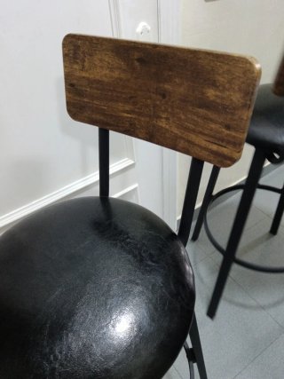 Taburetes de Bar Negros y Marrones