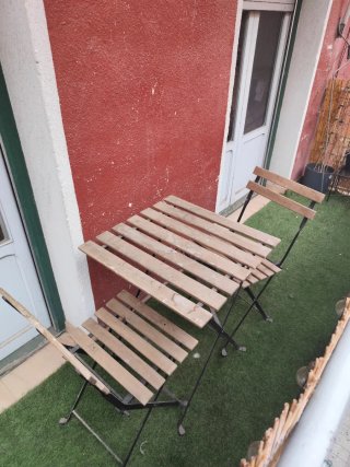 Mesa y 2 sillas plegables balcón