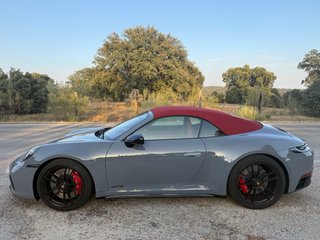 Porsche 911 Carrera 4 GTS Cabriolet