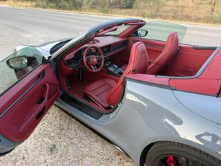 Porsche 911 Carrera 4 GTS Cabriolet