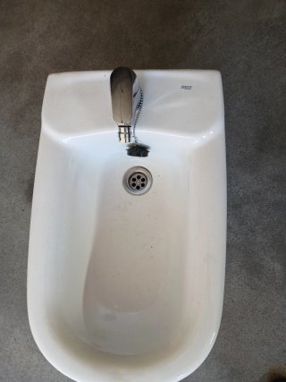 Bidé Roca Victoria blanco con grifo
