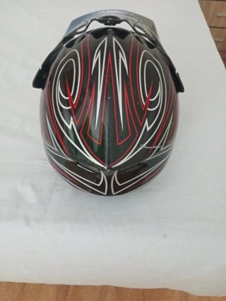Casco Motocross Negro con Diseño Rojo