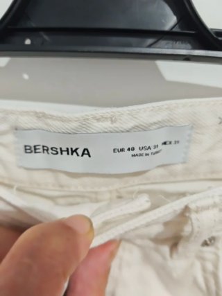 Bermudas vaqueras rotas Bershka Talla L