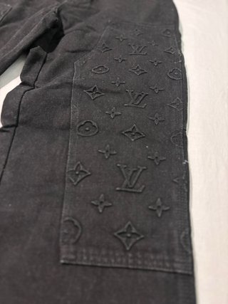 Pantalón vaquero estilo Louis Vuitton