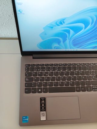 Ordenador Portátil Lenovo I3-1115G4 8GB 256GB