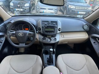 TOYOTA Rav4 2.2 D4D Active 4x2 2010