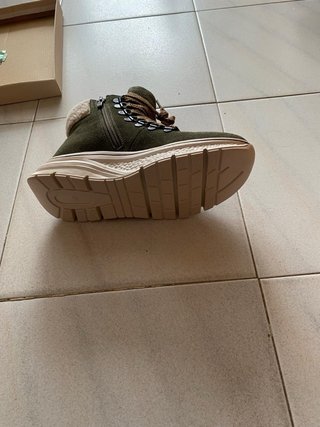 Botín Chika10 acolchado cordones cremallera