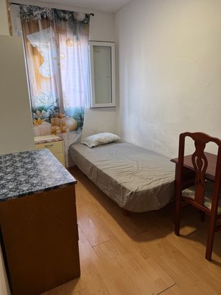 Se alquila habitación para compartir