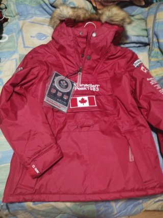 Abrigo Canguro Rojo Canadian Peak 1983 con etiquet