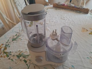 Batidora Kenwood con accesorios