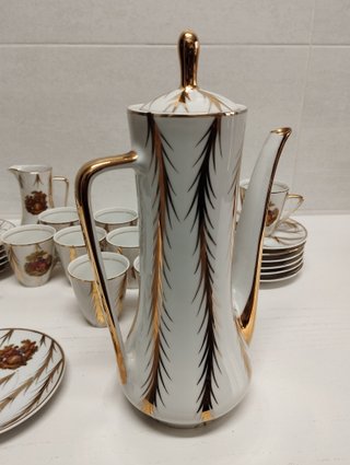 Juego de café porcelana detalles dorados