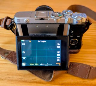 Olympus Pen EP-7 + Lentes 45mm 1.8, 18mm 1.8
