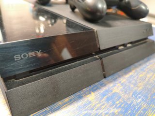 PS4 Fat 500GB + 2 Mandos + FIFA21