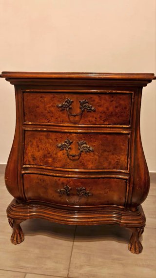 Coppia comodini classici da restaurare