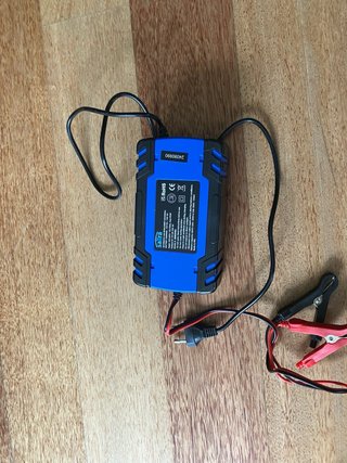 Cargador Batería Coche/Moto 12V-24V SaTra