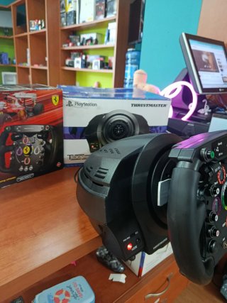 Thrustmaster T300 + Ferrari F1 Wheel Add-On