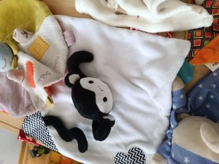 Lote de 4 peluches Doudou para bebé