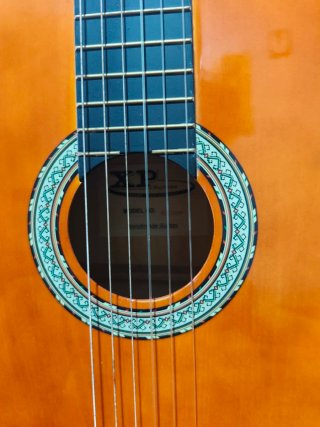 Guitarra Española Clásica Naranja.