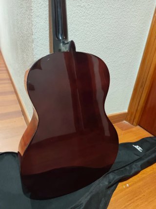Guitarra Española Clásica Naranja.