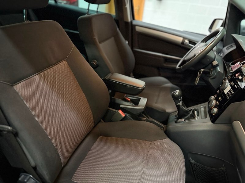 Opel Zafira 2011, foto 11