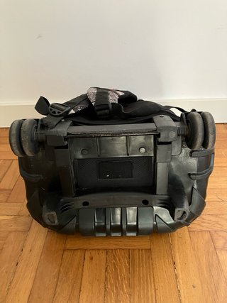 Mochila Totto con ruedas y diseño graffiti