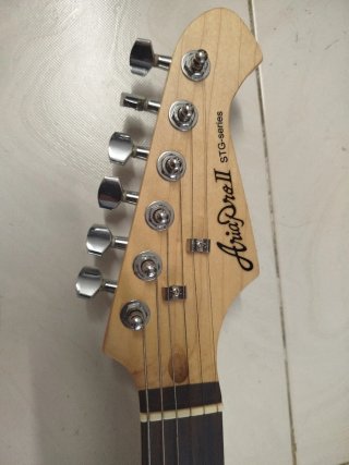 Guitarra+ funda+tripode