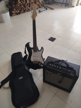 Guitarra+ funda+tripode