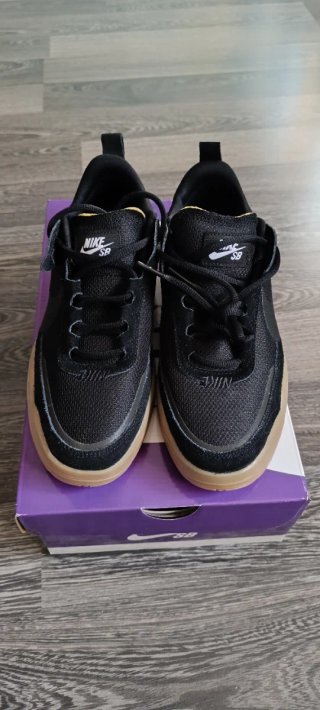 Zapatillas Nike SB Negras Marrones