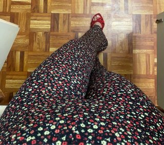 Pantalón Kiabi floral campana T.XS