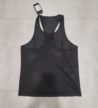 Camiseta sin mangas negra