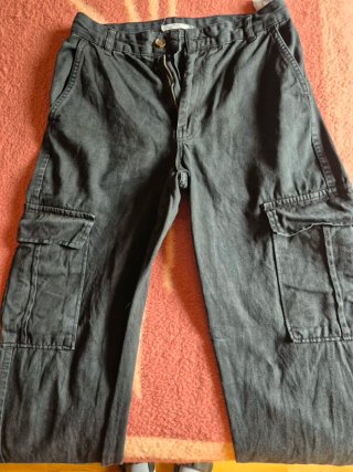 Pantalón cargo Stradivarius