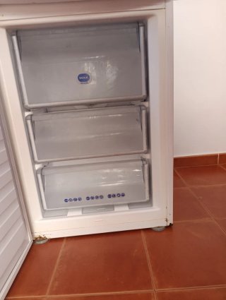 Frigorífico Whirlpool blanco. Recoger