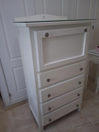 Cómoda blanca de madera buen estado