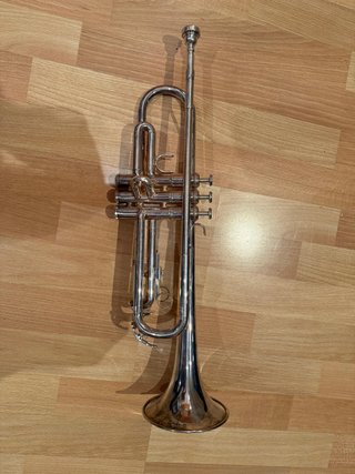 Trompeta Yamaha YTR2320E con estuche