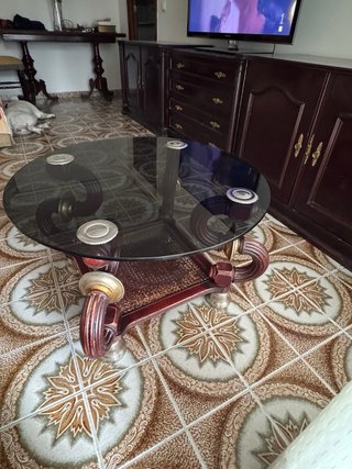 Mesa centro cristal y madera ratán